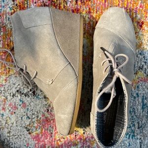 Toms Women’s Shoes. Size 11